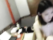 淫亂三P良家騷貨逼毛又粗又硬讓它紮雞巴壹定很爽