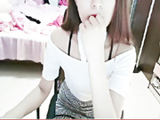 周末宅男打飞机福利样貌清纯声音甜美的女主播近距离看逼逼