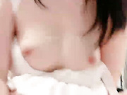 大白屁股对着镜头插大屌上白浆超级多白虎粉穴