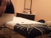 獨家推薦 上海某洗浴會所強壯小黑哥加點錢把按摩的良家美女技師給操了 各種高難度體位嘗試 抱起來直插花心 一般人絕對受不了～720P高清