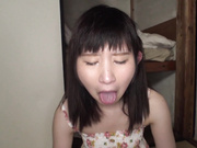 [SUJI-218] 近所のおじさんや新しいパパ、まさか背の大きい知らない男の人に連れ去られレ●プされるパイパンロ●―タ ゆめ - 2of5