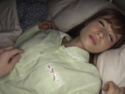 [OKSN-230] 看到继子大肉棒的寂寞人妻 忍不住借性教育为由夺走了他的处男 被儿子内射了大量精液 林由奈 【破解】 - 4of5