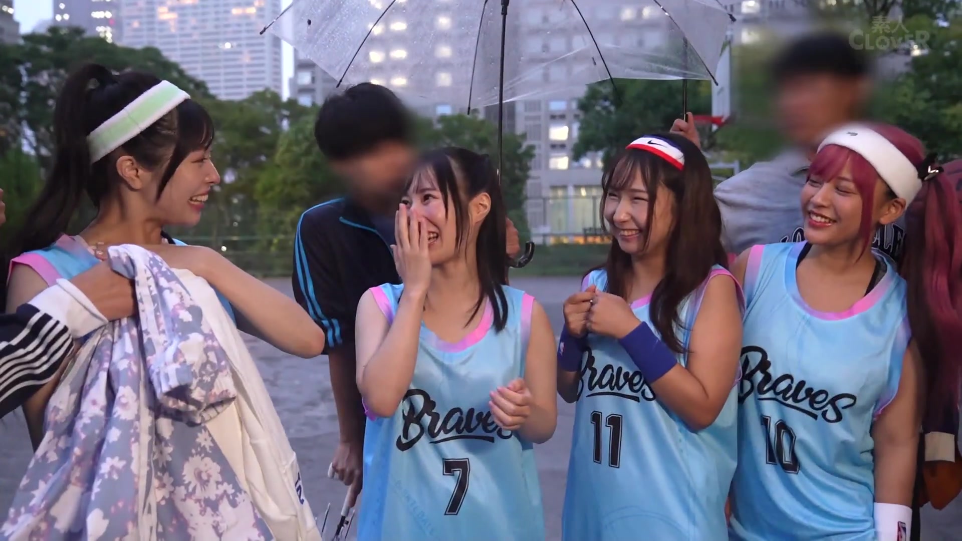 [STCV-557] 【流出映像】大学バスケサークル女子4人組が《バスケ街コン》で出会った男たちと大乱交 - 1of5