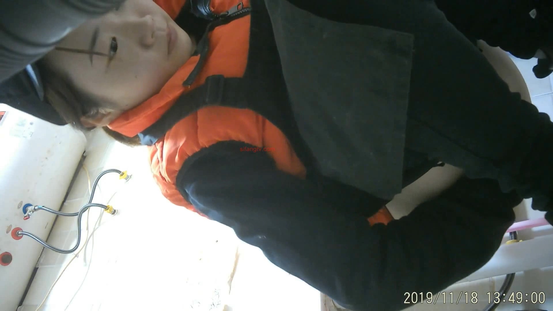 最新流出某奶茶店公共女廁拍攝到的各式美女如廁 雪白大屁股看得讓人欲火焚身 1080P高清原版