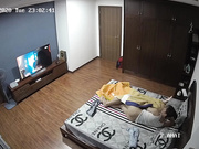 黑客破解家庭网络摄像头 偷拍两个家庭私密生活大叔好福气娶了个年轻貌美的媳妇