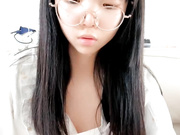 看着很清纯的骚妹子，放假在家直播赚外快，全程露脸蝴蝶骚逼特写展示，撅着屁股求草，自己抠穴浪叫呻吟好骚