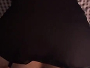 从后面慢慢插入老婆温暖湿滑的小穴紧紧的包裹着抱起她的大屁股疯狂输出这感觉太棒了你不想试试吗