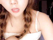 黑丝露脸风骚少妇喊狼友爸爸，淫声荡语互动撩骚奶子比心，跳蛋塞逼里抽插自慰，淫水多多表情好骚精彩别错过