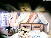 喷血推荐-主题酒店偷拍超漂亮大学美女被眼镜男搞了3次,一次口爆后喝橙汁咽了下去,一次2人互相自慰射她一身,最后一次狠狠内射