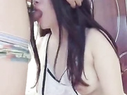 白嫩大奶网红演绎小保姆偷懒被主人绑起打屁股含大鸡巴贴在门上操逼操到尿尿