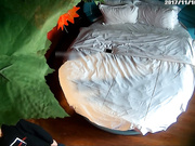 特色酒店年轻情侣开房爱爱扎两辫可爱清纯小美女装矜持不脱衣服让男友脱肤白身材好呻吟声很响亮淫叫不停