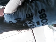 每天收入最少1000元的东北坐台美女和客户还在操着逼就已经联系好下一单活了说：大哥你快点还有人等着了!