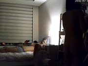 摄像头监控偷拍小夫妻晚上洗完澡过性生活媳妇最后摸一下逼闻闻有没异味