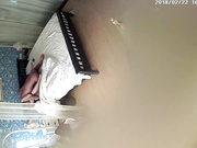 性欲旺盛青年男女开房滚床单很能草啊电话来了都不接继续干很生猛小床操的咔吱咔吱响射美女肚子上