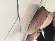 小哥潜入公司写字几乎把每个部门漂亮的女文员秘书的B都拍了个遍