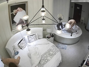 汉奸头型花白发领导大叔艳福不浅套房私会苗条气质小情人鸳鸯浴互搓洗干净回床激情啪啪妹子很骚说用力操我