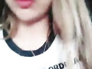 颜值不错的小骚逼被大哥接出来去啪啪，半路就受不了在桥下让她口交，直接射她一口浓精真刺激，骚逼特写自摸奶子