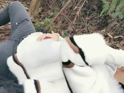 因为疫情大学迟迟没开学寂寞的大学生情侣上完网课到茶园野战捞点零花钱