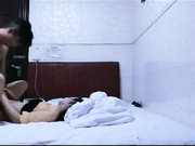 嫖妓哥夜晚散步路边按摩店发现位颜值很不错的短裤美女,花了300元带到房间操她,干完一次还想操,美女受不了走了.