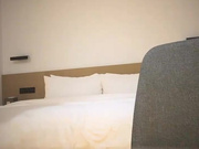 沈先生探花约了两个妹子玩双飞，穿上黑丝手指摸逼口交舔菊