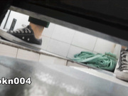 提前守候校园坑神国内某大学校园课后TP妹子们上厕所老师也成功入镜拍到极品一线天馒头B