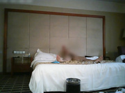 挑了两个丰满妹子在宾馆双飞享受啪啪技术给力揉捏的爽嗨挡不住吞吸精尽人亡哇