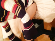 酒店约操粉嫩的白虎小萝莉，吃鸡巴，玩跳蛋，粉嫩的小逼逼！还害羞的捂着脸，下面的水还不少