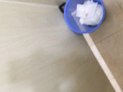 胆大包天坑神溜进国内某写字间进厕跟拍职业培训机构年轻美眉方便还偸拍瑜伽会所更衣间妹子换衣