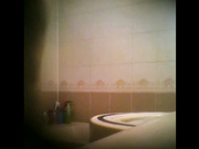 【全網推薦】偷錄放蕩鄰居少婦衛生間裏沐浴更衣 性感身材一覽無餘看得欲火焚身 720P原版高清