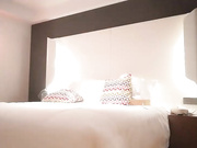 坦克出击探花约了个高颜值性感苗条妹子，舔奶调情口交上位骑乘自己动猛操呻吟_ev