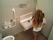 【全網首發】【盜站偷拍】泳池更衣室摘錄3個顏值高身材好的小姐姐 稀缺資源絕版收藏～原版高清