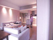 【重磅福利】最新眾籌果哥原創超大尺度白金版視頻-極品車展模特玩兇器割逼毛 摸奶摳逼淫水直流 1080P高清原版