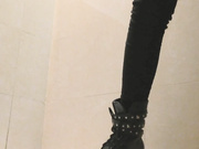 大型商場公共衛生間拍攝到各式美女少婦如廁 有個良家少婦貌似喝多尿完吐了 1080P高清原版