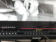 最新网络爆传事件-野性十足的女孩野外车旁和眼睛屌丝男野战啪啪被摄像头录下内部流出 后入怼操 高清720P原版