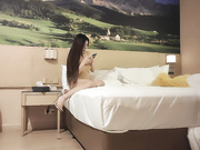 酒店重金约炮身材超棒的妖艳小妖精 太爽了