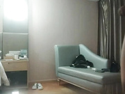 极品外围美女现金支付掏出大屌深喉掰开双腿猛操