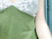 00后少女小萝莉自慰摸逼呻吟高潮不止