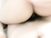 粉嫩少女蹲立口交嗦弄蛋蛋上位暴插01