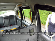 『中文字幕』帮助搭便车女孩刮毛后的回报