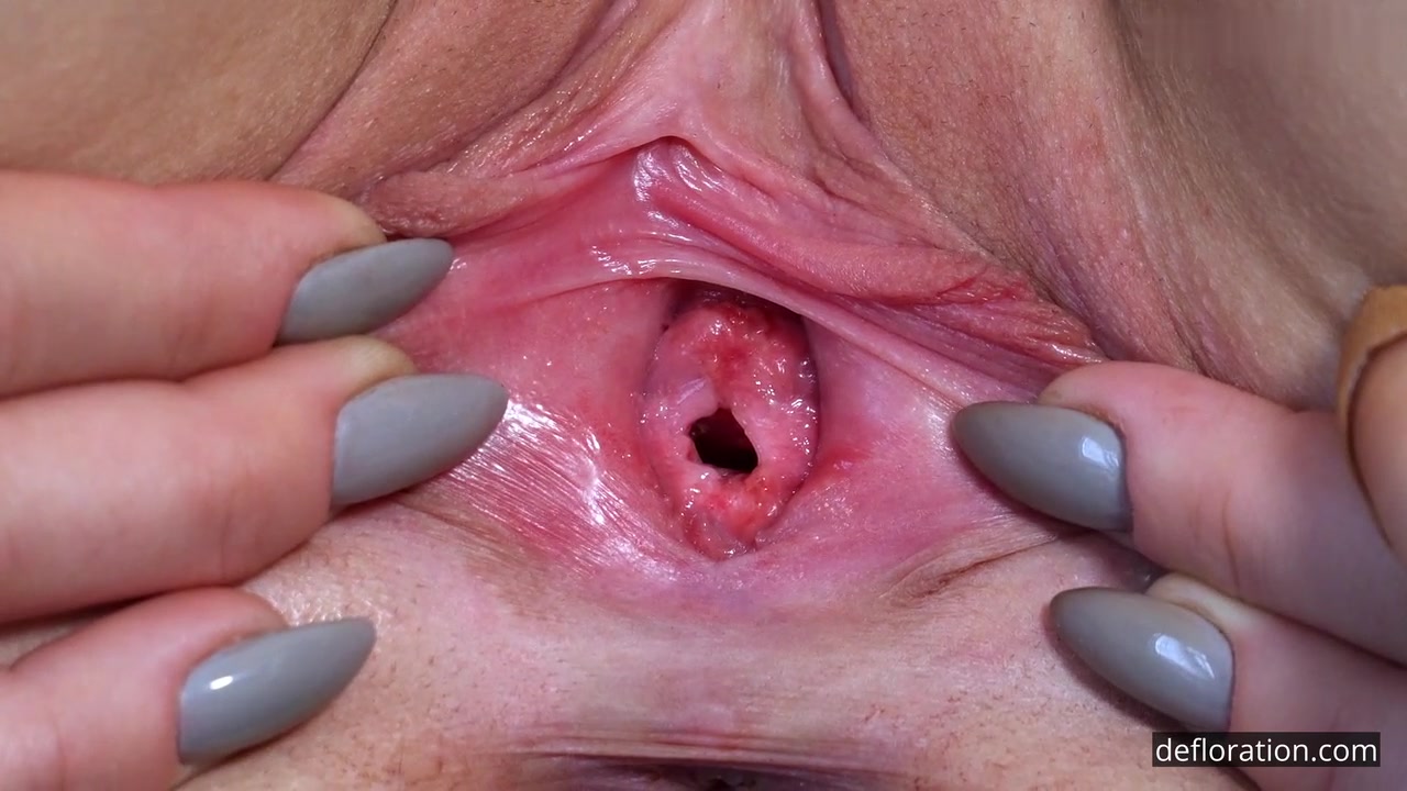 妮娜温斯白虎少女自慰揉捏阴蒂高潮不断