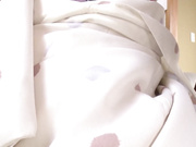 和服日本女孩舔弄阴茎抽插高潮不断流水